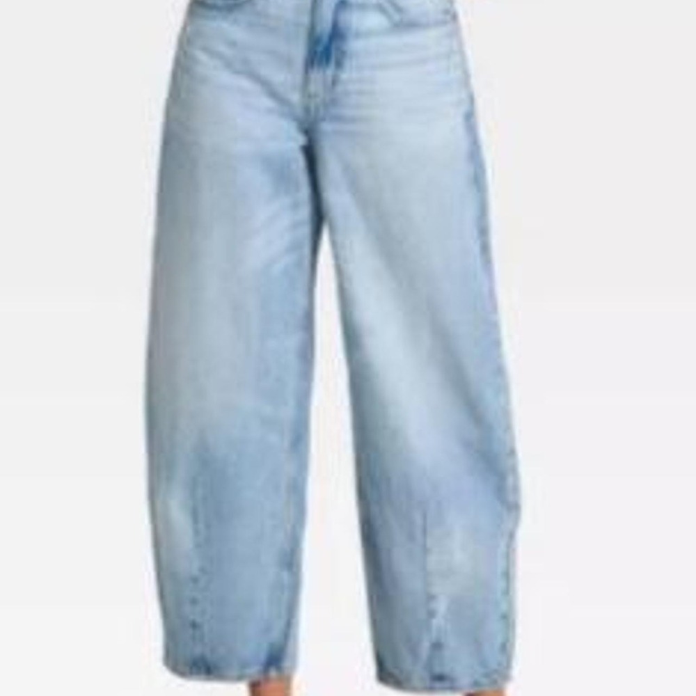 Universal Thread Women's High-Rise Easy Barrel Jeans